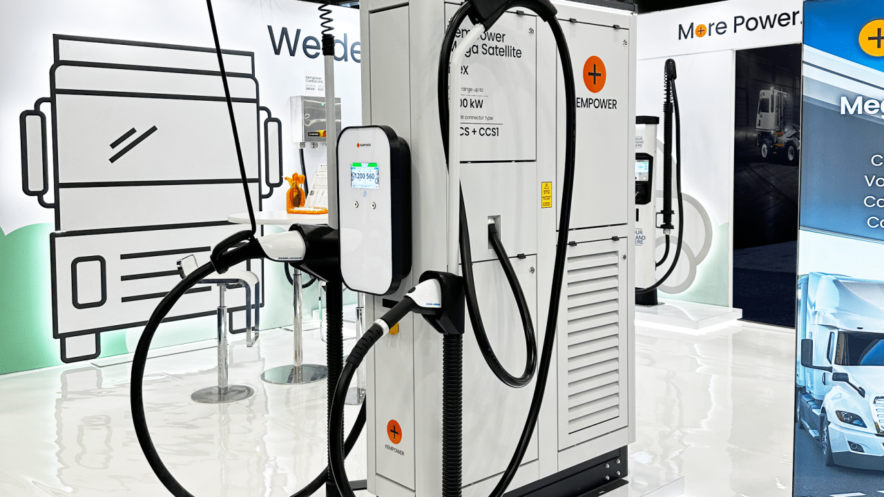 Kempower mega flex satellite: il fast charger che batte i supercharger