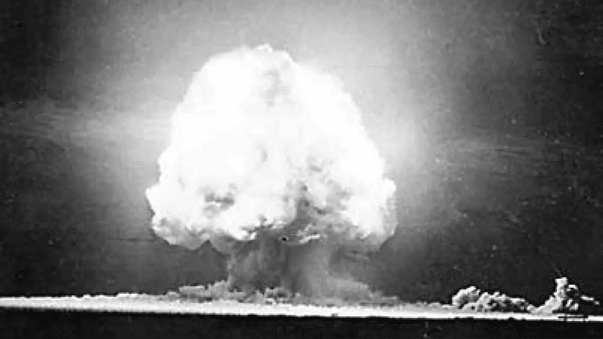 Trinitite: la bomba trinity ha creato materiali mai visti prima