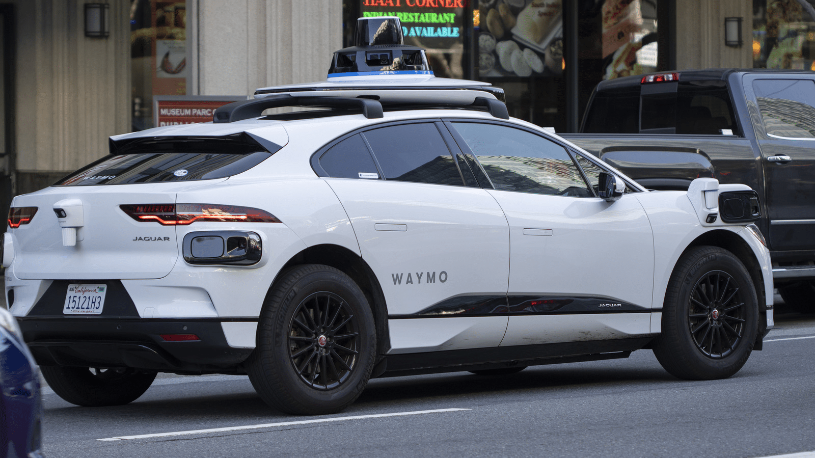 Waymo ferma i robotaxi ad atlanta dopo le inondazioni