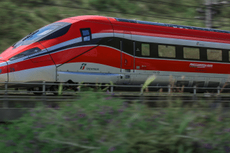 Attacco hacker a trenitalia, esposti dati anagrafici, di viaggio ed email dei passeggeri: cosa fare