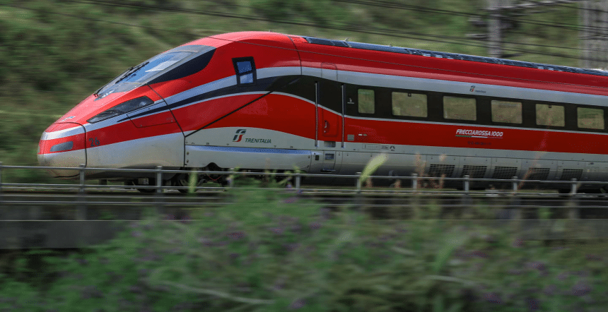 Attacco hacker a trenitalia, esposti dati anagrafici, di viaggio ed email dei passeggeri: cosa fare