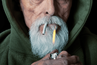 Cannabis e cervello: cosa suggeriscono gli studi sull'età