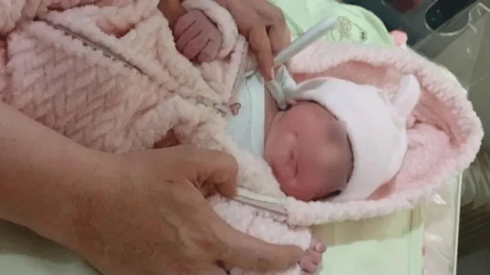 Messia aguilar: la bimba nata nel compleanno di messi