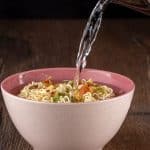 Efsa lega la salmonella ai noodles, ma il rischio è in dispensa