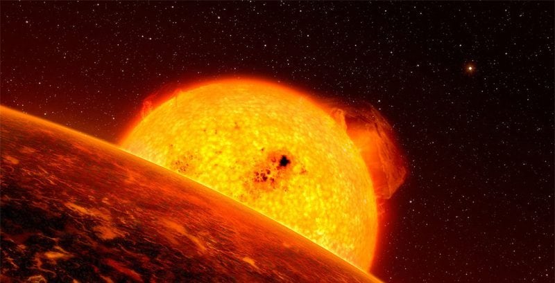 Rappresentazione della terra esposta a un sole molto più grande nella fase di gigante rossa