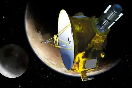 Rappresentazione della sonda nasa new horizons durante il viaggio oltre plutone nella fascia di kuiper