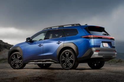 Subaru trailseeker ev, suv elettrico con trazione integrale e assetto rialzato