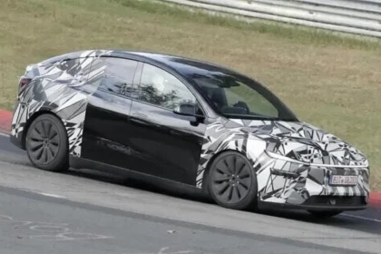 Tesla model y l a sei posti, suv elettrico a passo lungo pensato per famiglie