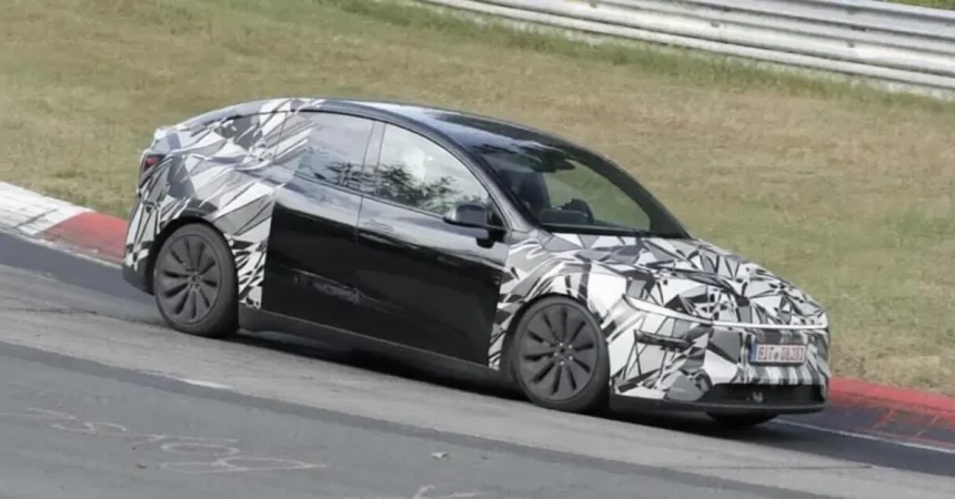 Tesla model y l a sei posti, suv elettrico a passo lungo pensato per famiglie