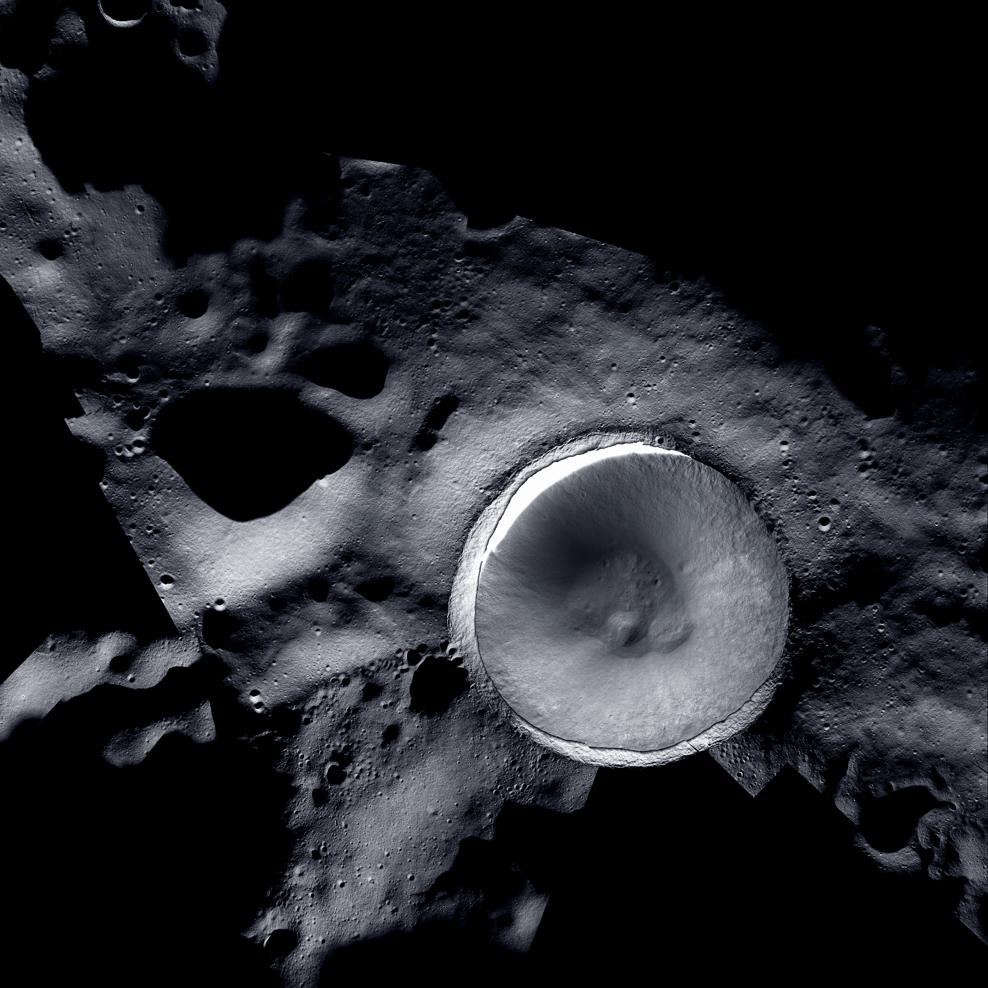Microbi sulla luna: la nasa scopre che potrebbero sopravvivere al polo sud