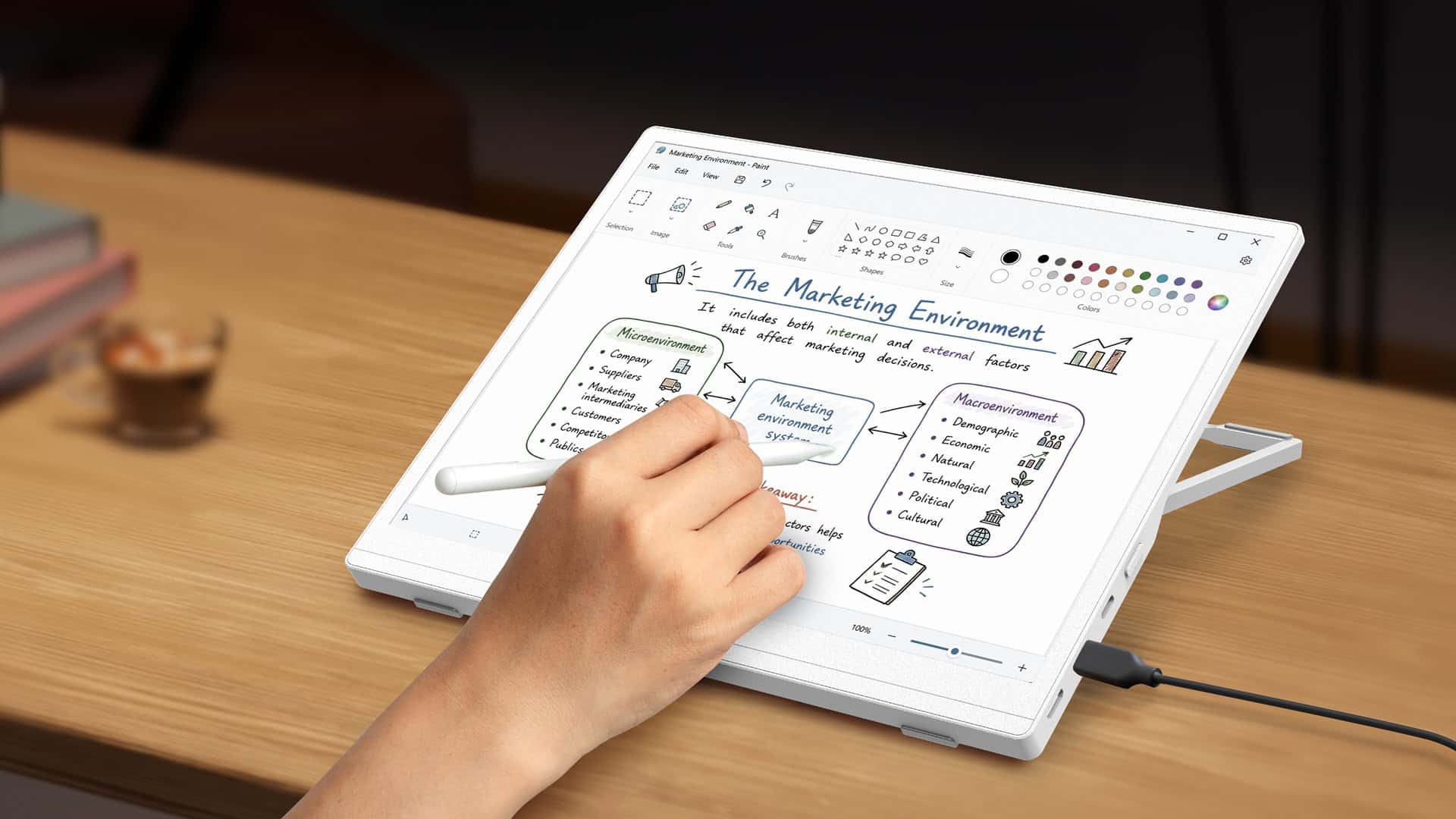 Acer ep130k usato con penna touch su scrivania