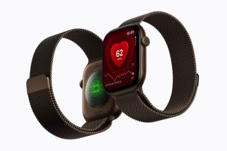 Apple watch series 12 con sensori cardiaci e app frequenza cardiaca