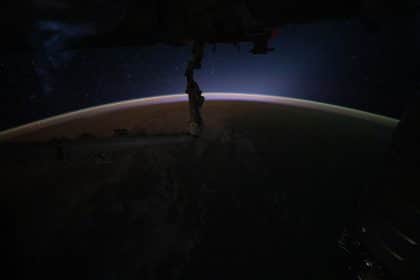 Cometa c/2025 r3 panstarrs fotografata dalla stazione spaziale internazionale