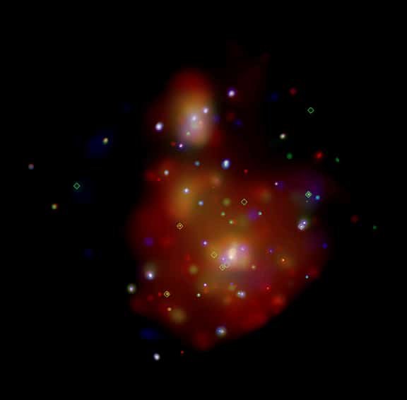 Immagine a raggi x di m101 realizzata dall'osservatorio chandra