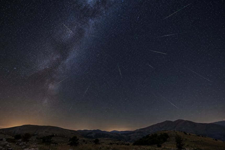 Epsilon-perseidi di settembre 2026 nel cielo notturno italiano