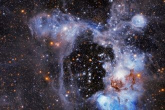 N44 nella grande nube di magellano osservata dal telescopio spaziale hubble