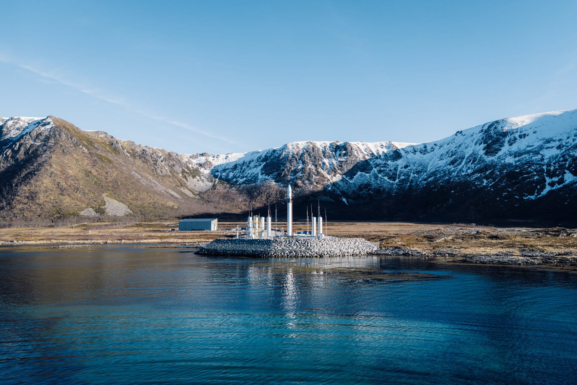 Spectrum sulla rampa di andøya spaceport Razzo spectrum di isar aerospace sulla rampa di andøya spaceport nel settembre 2026