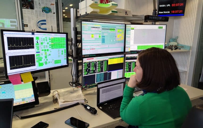 Controllo della missione esa cluster durante le operazioni sul satellite tango prima del rientro atmosferico