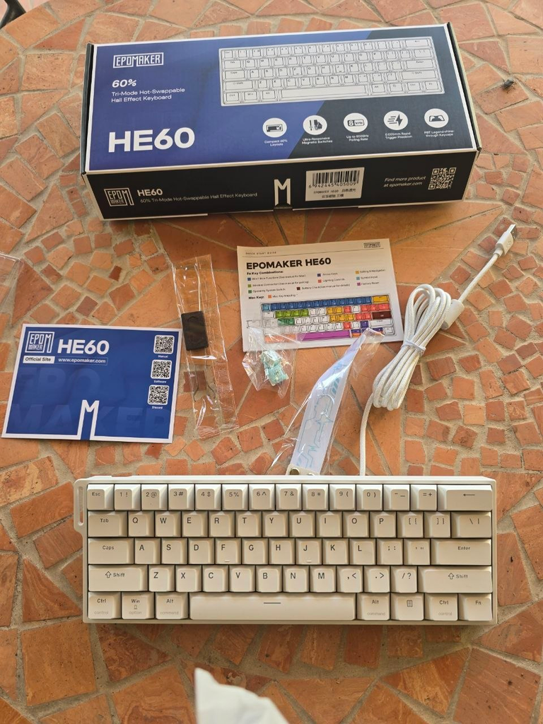 Recensione epomaker he60: piccola, pesante e con un sound fantastico %recensione epomaker he60: piccola, pesante e con un sound fantasticocount(title)% Dettaglio dei keycap e dell'illuminazione della epomaker he60