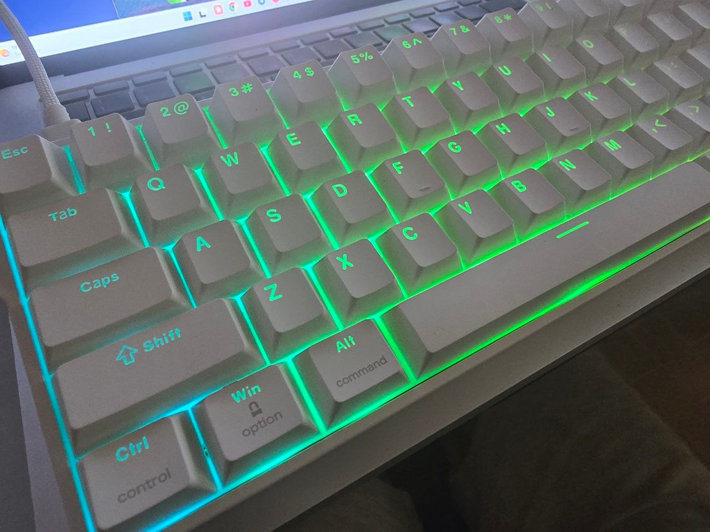 Recensione epomaker he60: piccola, pesante e con un sound fantastico %recensione epomaker he60: piccola, pesante e con un sound fantasticocount(title)% Epomaker he60 con retroilluminazione rgb