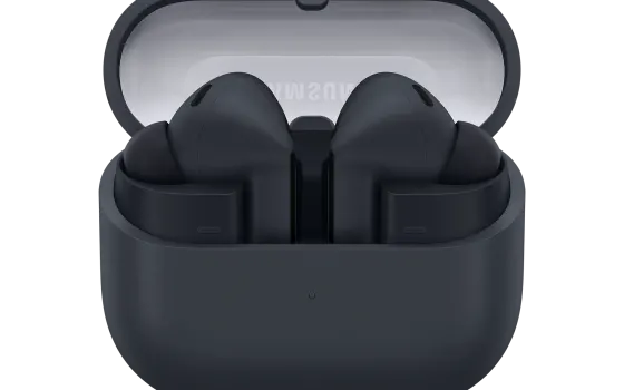 Samsung galaxy buds3 fe neri nella custodia aperta, foto ufficiale samsung